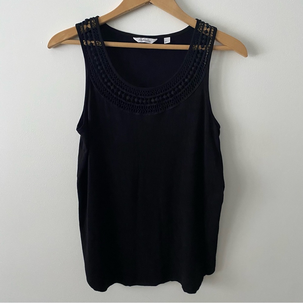 3/$30💚Reitmans black sleeveless tank top with crochet neckline size xsmall